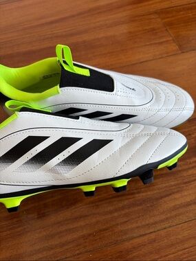 Adidas Goletto Kids White & Neon Yellow Soccer Shoes cleats size 4.5